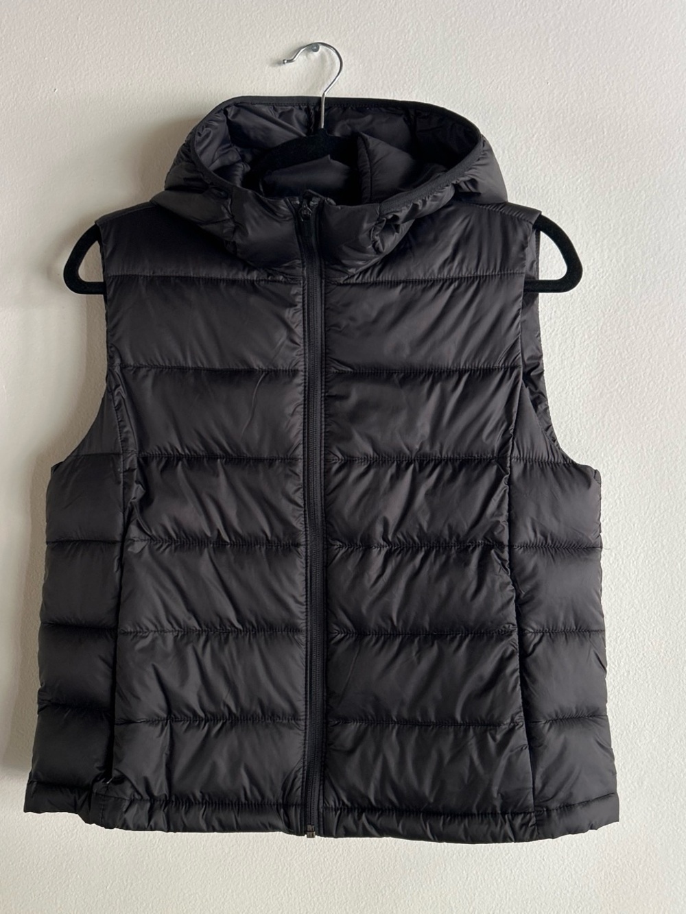 Athletica black aire puffer vest